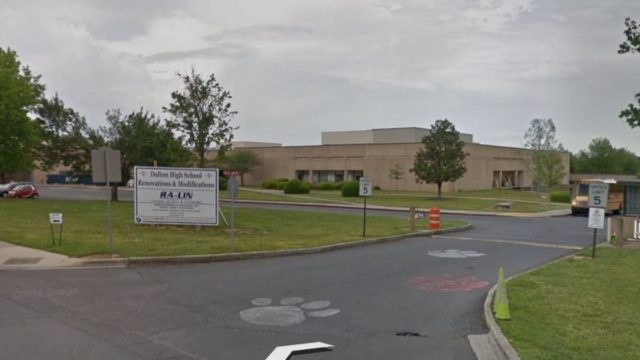 Georgia teacher shoot gun at dalton high school